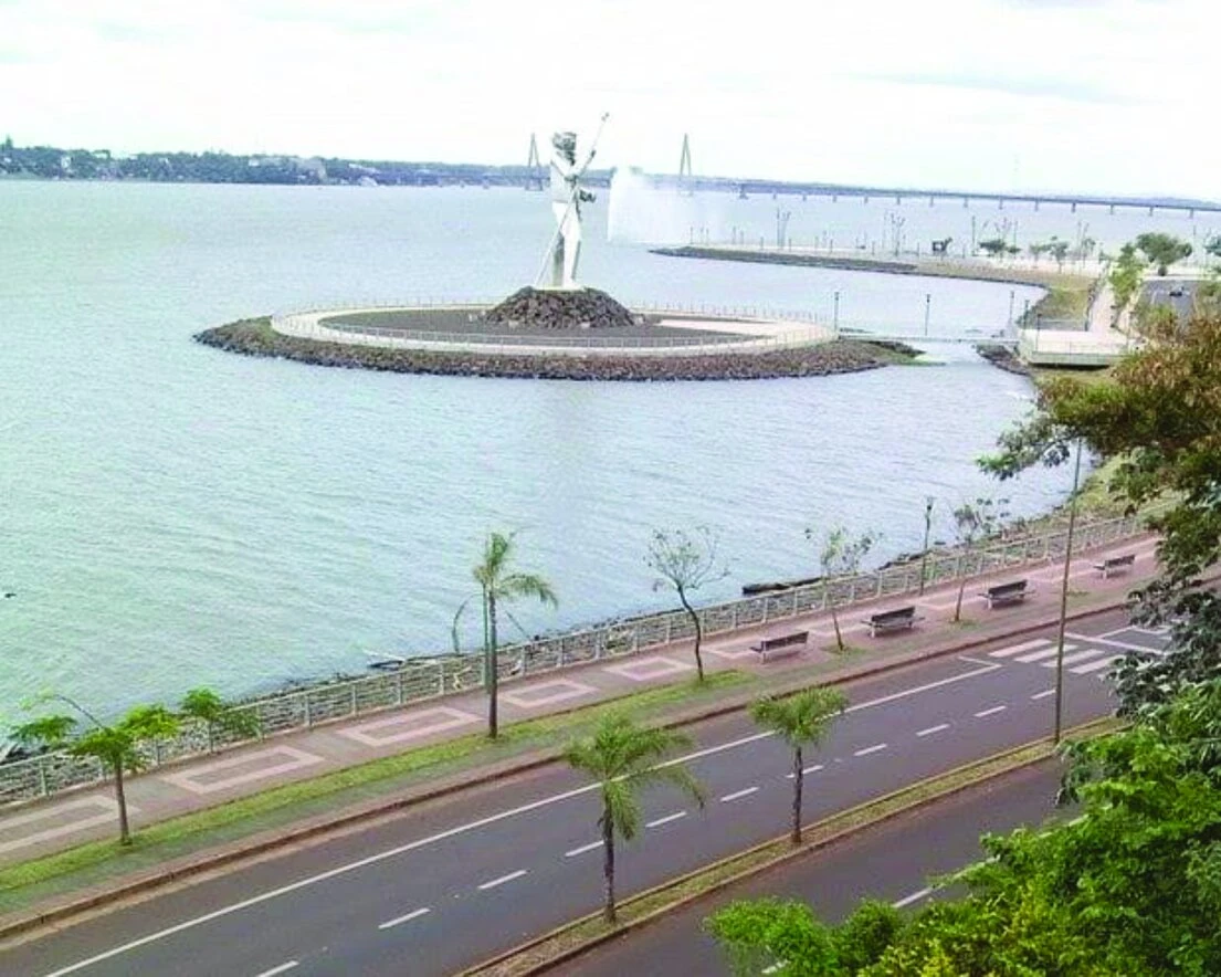 Zona sur de Misiones con Posadas y el río al atardecer